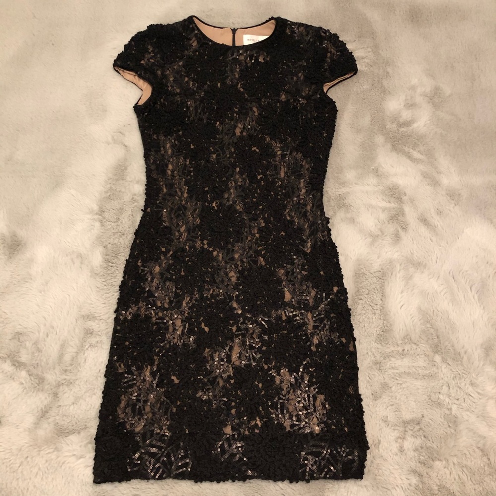 Dress the Population– Cap Sleeve Lace Taylor Dress